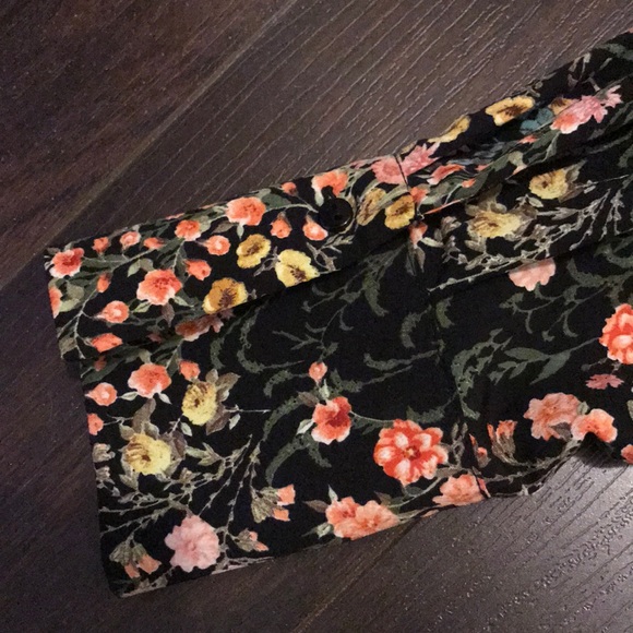 Zara Floral Short Romper - Picture 5 of 5